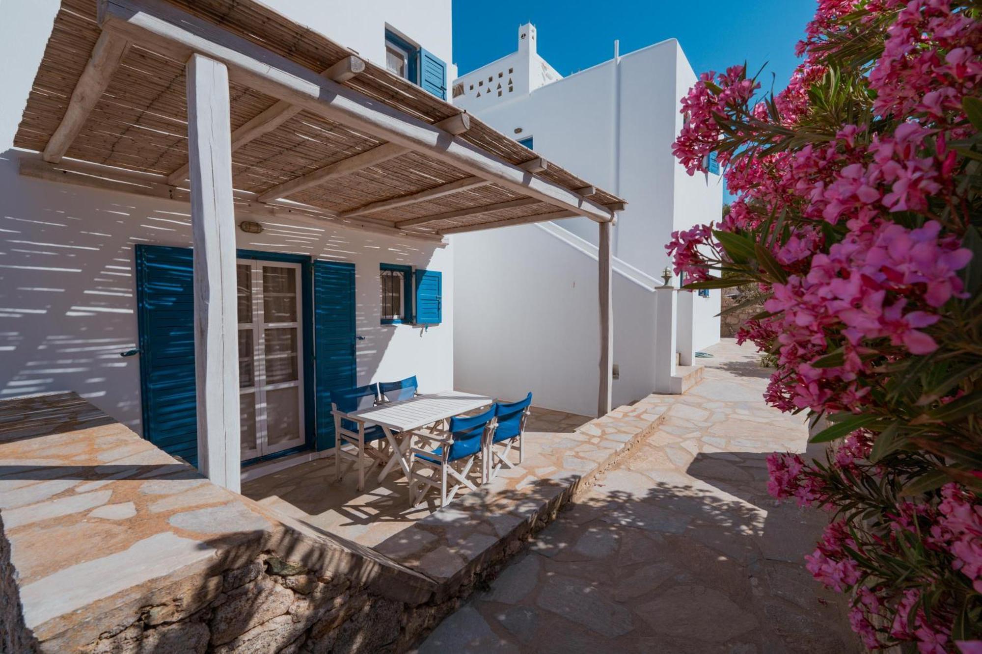 Gryparis' Club Apartments Mykonos Town Exterior photo