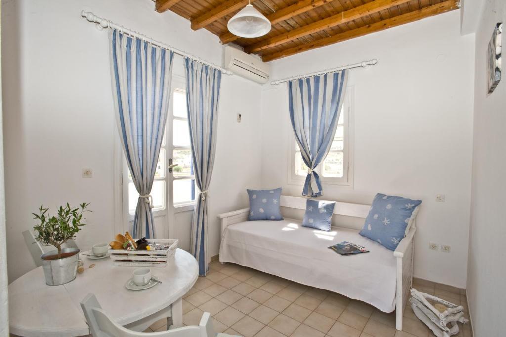 Gryparis' Club Apartments Mykonos Town Room photo